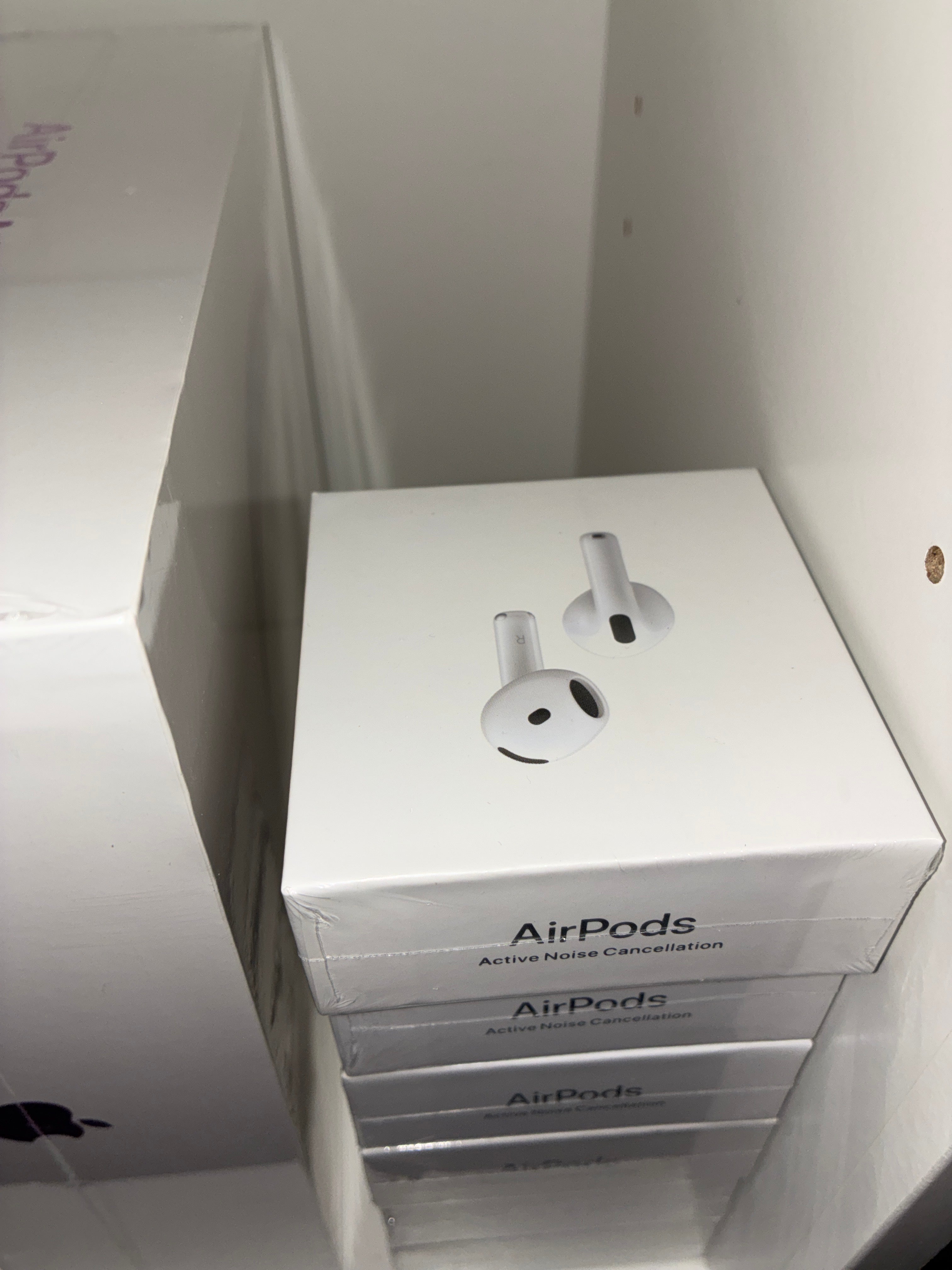 AirPods 4 (ANC) – Market House